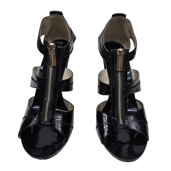 MICHAEL KORS Wide Width Berkley T-Strap Sandals Heels 10 M Black Patent Leather - Picture 2 of 11